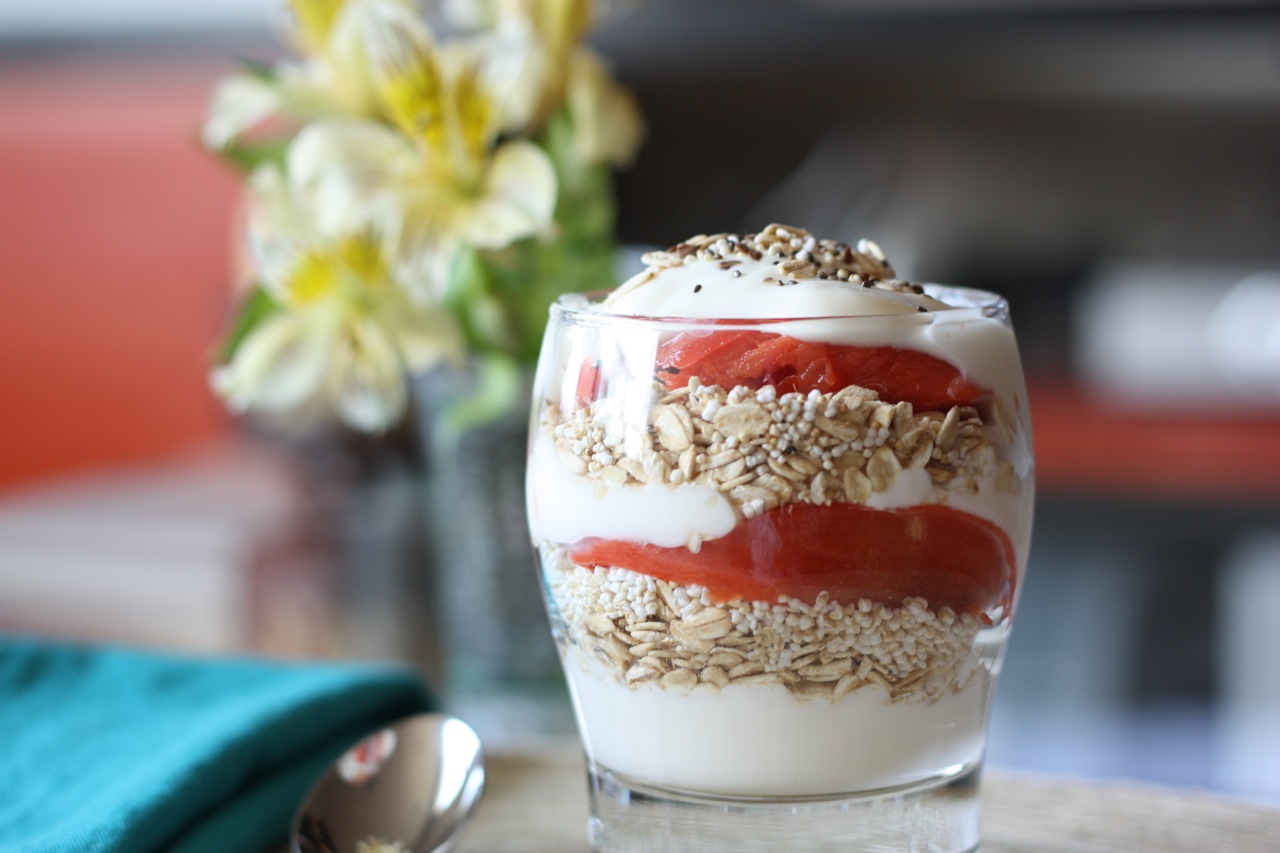 the-pre-hispanic-parfait-yogurt-with-mamey-amaranth-chia-and-raw-oats